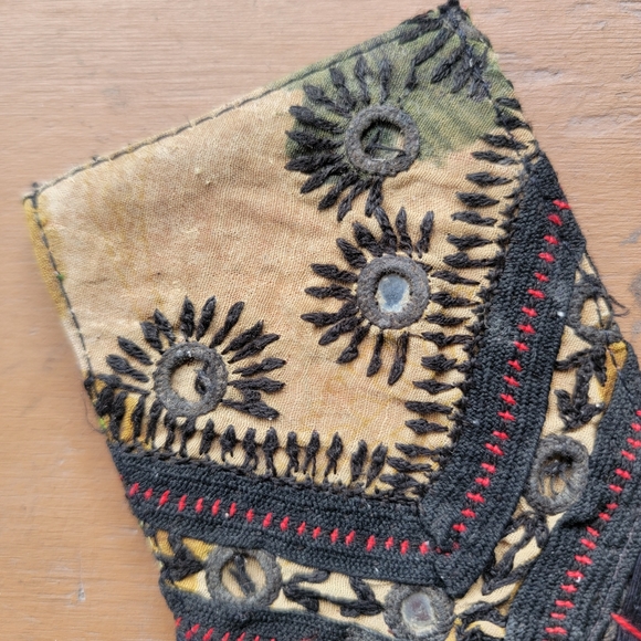 🌎👽 Free People Boho Embroidered Repurposed vtg banjara hippie Wallet card case - Picture 11 of 16
